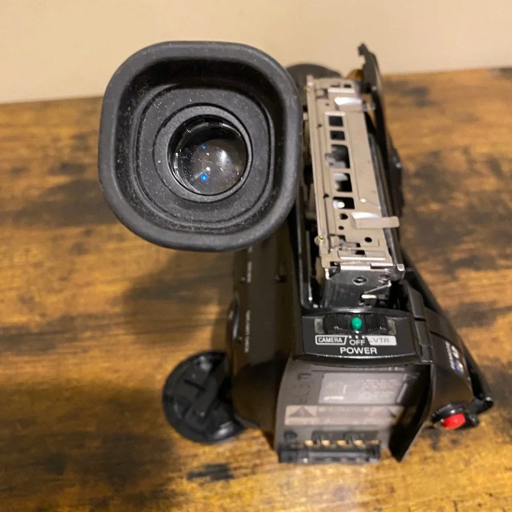 Sony Video Camera Recorder CCD FX410 Handycam Video Not tested AS IS